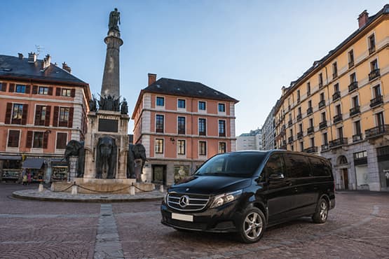 Chauffeur à la demande jour et nuit en VTC et Taxi à Chambéry Découvrez toutes nos prestations de transport 24h/24 et 7j/7 dans le bassin chambérien